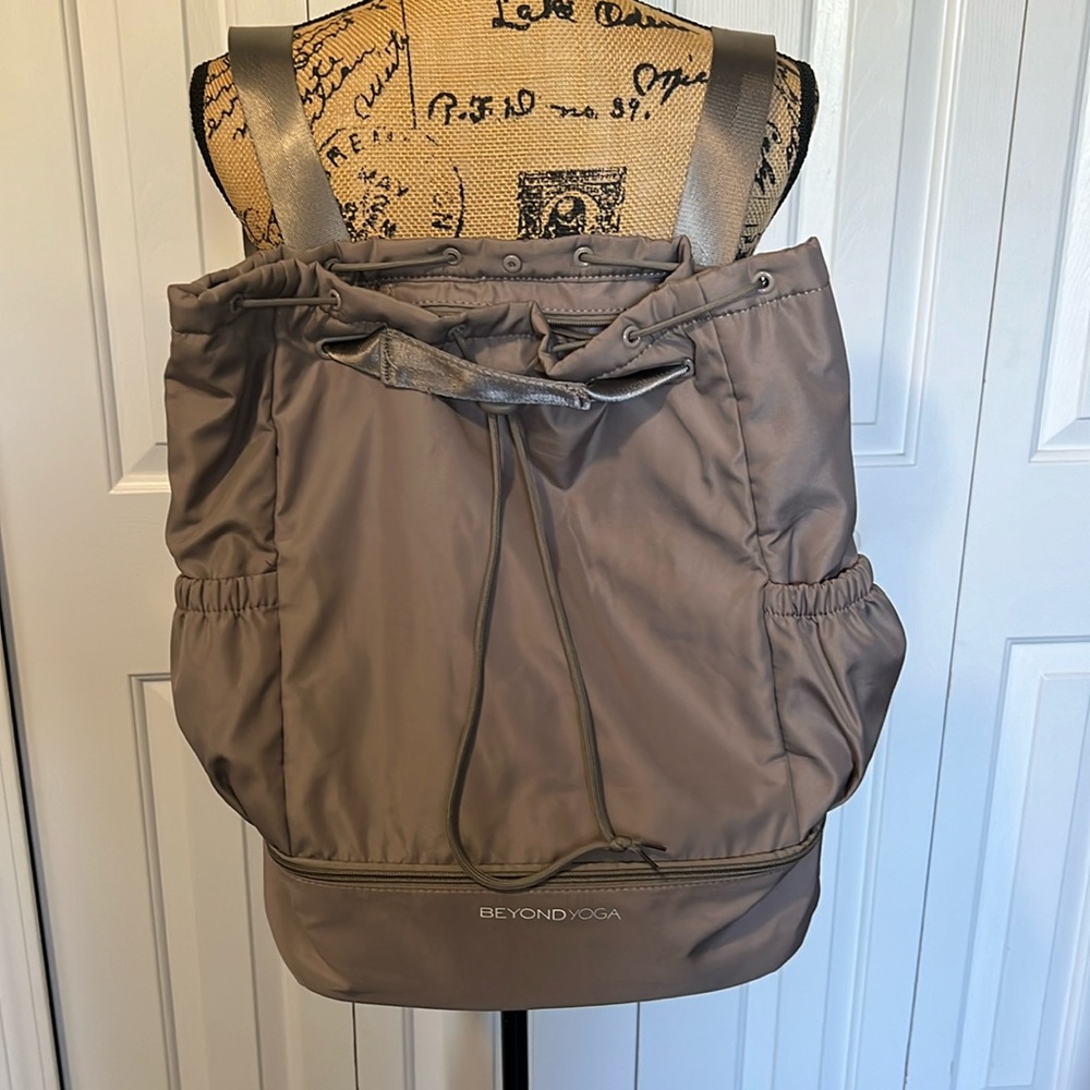 Beyond Yoga Gray Yoga Backpack